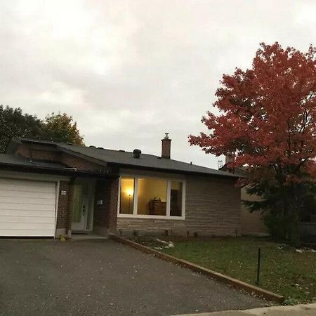Private Rooms 5 Min Finch West Subway - York University Toronto Ngoại thất bức ảnh