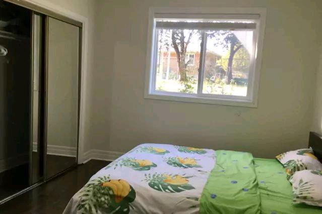 Private Rooms 5 Min Finch West Subway - York University Toronto Ngoại thất bức ảnh