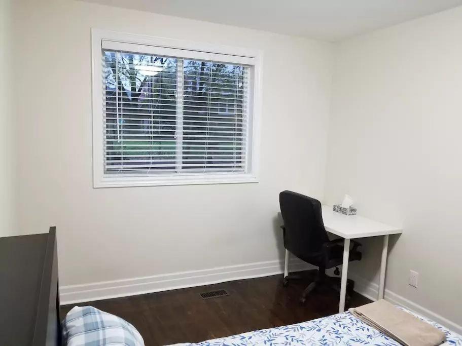 Private Rooms 5 Min Finch West Subway - York University Toronto Ngoại thất bức ảnh