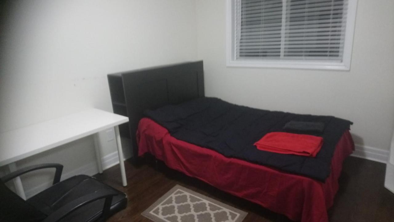 Private Rooms 5 Min Finch West Subway - York University Toronto Ngoại thất bức ảnh
